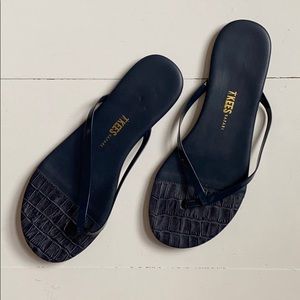 TKEES safari navy blue flat flip flops